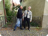 ...kriegt eine rein