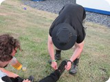 Das Schuhe Binden fllt zusehends schwerer